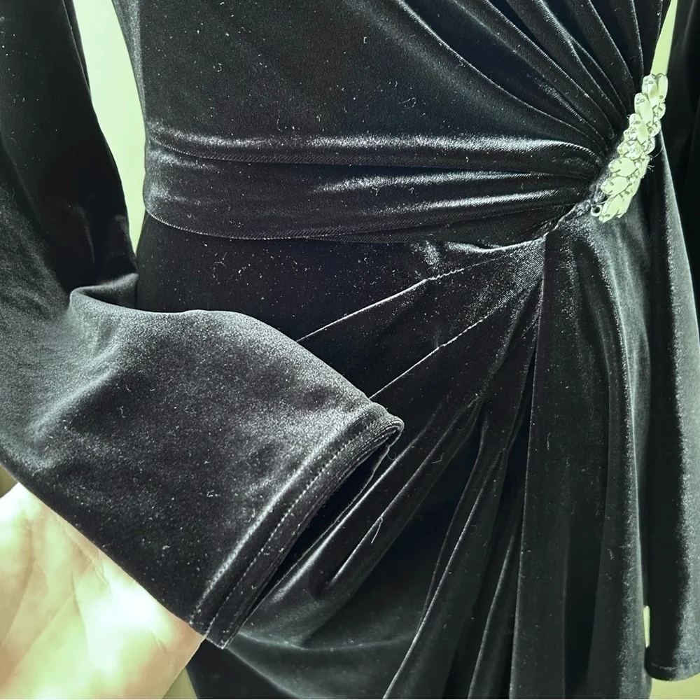 VTG Jeffrey & Dara Evenings Tom Barra Velvet Gown Long Sleeve Twist Maxi Dress 8